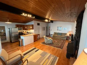 Waterfront Family Getaway on Mayne Island - Image 3