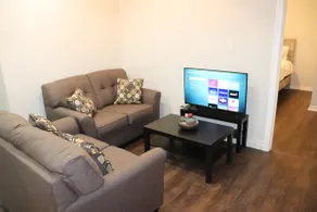 Spacious 3 Bedroom walkout Basement Apartment - Image 4