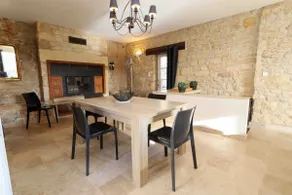House with superb valley view - Image 5
