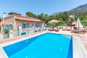 Anna's Villa - Private Pool and Playground - Image 2