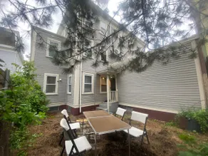 🌟Spacious + Backyard🌟50ft to Atwells & Downtown!🍝🎇 - Image 3