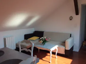Nice F1 bis in bright attic near train station - Image 3