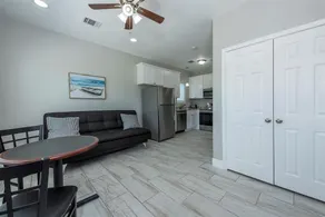 Charming cabin with full kitchen! Unit 2/6 - Image 5