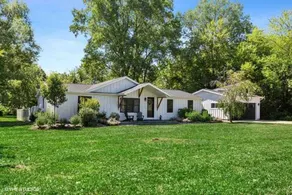Fall Fun | Quiet Area | Huge Fenced Yard - Image 2