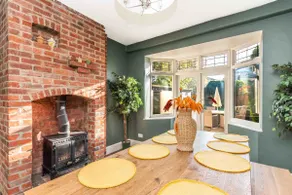 Beautiful & Spacious 4 Bed House on Sandbanks Road - Image 4