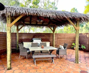 Rustic Emerald Retreat with Rave Reviews! Its Art! - Image 4