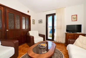 LOZA 2, 4+1 Sea View apt with Garden, 80m from sea - Image 5