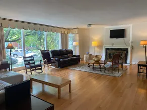 Huge Bright Corner Home on Chicago's North Side - Image 2