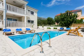 Luxusvilla mit beheiztem / gekühltem Pool und großem Garten in der Nähe von Split - Image 3