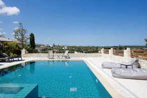 New luxurious villa with stunning pool,views &bbq! - Image 3