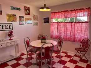 Retro apartment #3 bottom floor - Image 5