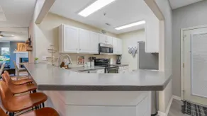 Lake mode on - 2 bedroom condo on the water - Image 4