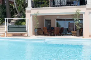 Apartment with pool - Image 5