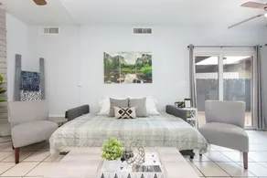 Beautiful home with super fast internet,great spot - Image 4