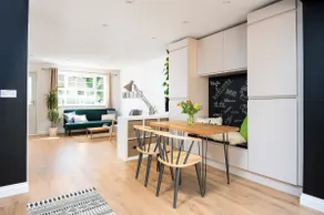 2 bed house close to Town Centre - Image 4