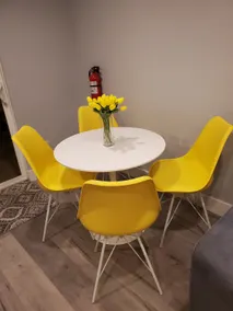 Modern and Spacious Retreat - Image 3