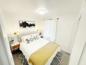 Quiet Modern West Tacoma Guest House - Image 2
