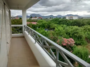 Holiday home next to orange tree orchard with pool - Image 4