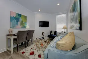 Suite 5 - DuPont/Kalorama Luxury Apartment - Image 2