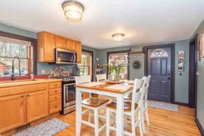 Cute Log Cabin! Boyne Mountain! Hot Tub! Walloon Lake! Fireplace! Beach! - Image 5