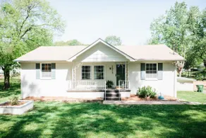 Maryville City Cottage  Between the Mountains and Knoxville - Image 5