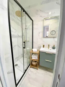 Room with Private Entrance, Downtown Le Blanc - Image 4