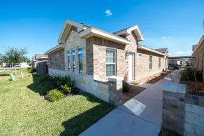 King Bed Cozy Pet Friendly Condo with Private Terrace in a Calm Gated Community - Image 3