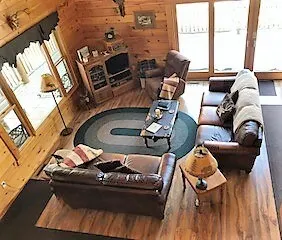 Large Crivitz Log House - Image 4