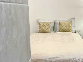 Obsidian Lux Apartment - Image 3
