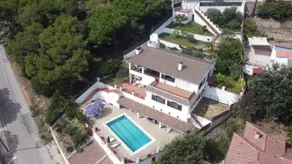 Villa Alella, 5 bedrooms with pool, Barca in 15min - Image 2