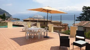 House ”Fiore” with panoramic terrace overlooking the lake - Image 2