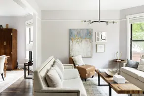 Contemporary Apartment Near Wrigley Field w/ Yard - Image 2