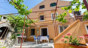 Little piece of heaven - no stress on Cres - Image 2