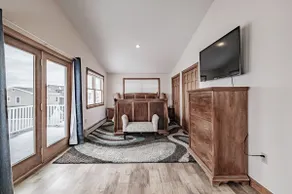 Beachfront Bliss: Spacious 4-BR Retreat for 15! - Image 5