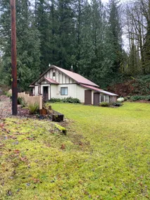 Cottage on Cornell Creek - Image 2