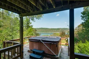 <1 mile to marina! King bed, jacuzzi and hot tub with no hidden fees! - Image 2