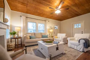 NEW-Ethel Rose Cottage-5 min to Magnolia Silos - Image 2