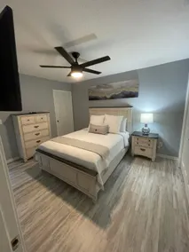 Entire Townhouse,7 minutes walk to the beach.... - Image 3