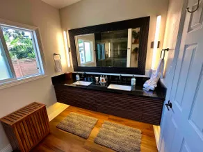 Modern Tropical Bungalow - Short drive to beaches! - Image 4