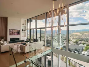 Luxury home in Kelowna - Image 3