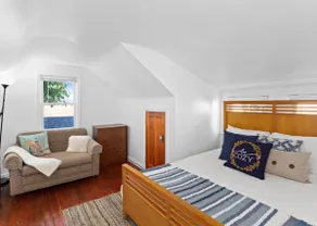 Cozy Cottage|Remote-Work Ready|Private Lawn - Image 3