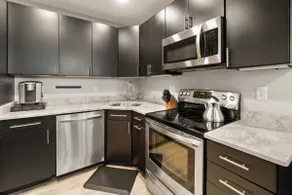 Stylish 2 bedroom apt near Gallaudet/Union Market - Image 4