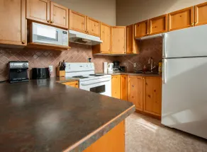 2 BDR with Loft / Mountain Views / Walk Out Deck - Image 4