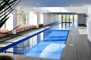 Spacious sun-drenched apartment, centrally located - Image 2