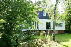 Idyllic house on the river - Image 2