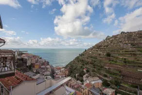 Casa 67 Seaview Studio with Terrace & Jacuzzi in Manarola - Image 2