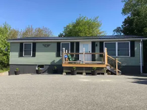 Acadia Southwest Harbor House. Close to hiking trails, restaurants & shops. - Image 3