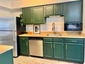 Contemporary 3BR: Patio, TV in each Room+Game Room - Image 2