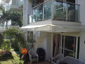 Luxury Townhouse W Private Garden & Italian Kitchen - Image 5