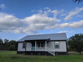 Round Top Four Bedroom Guest House - Image 5